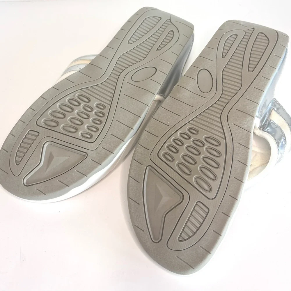 11WW Comfortview The Sporty Slip On Metallic Silver Thong Sandals Extra Wide